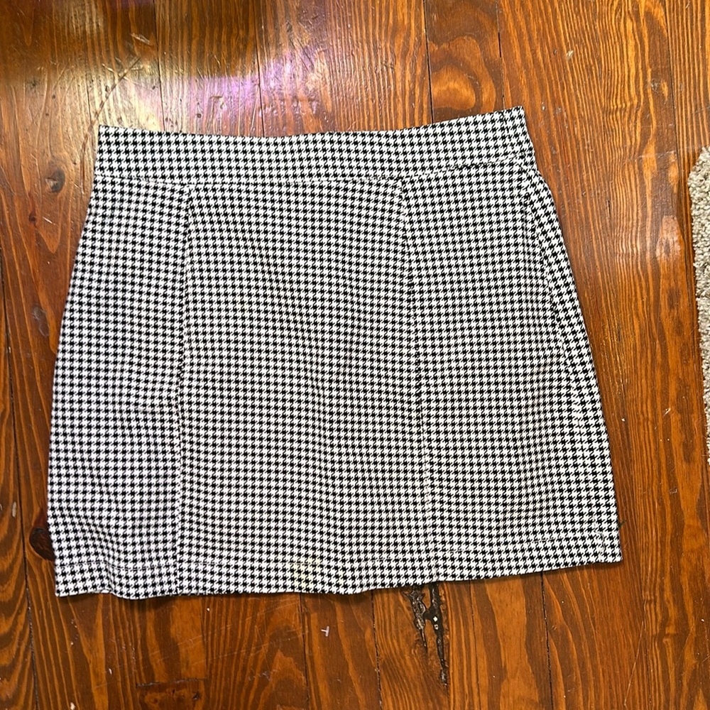 Houndstooth mini skirt
